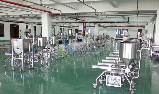 廠區(qū)半自動海鮮醬灌裝機(jī)/單頭海鮮醬灌裝機(jī)展示